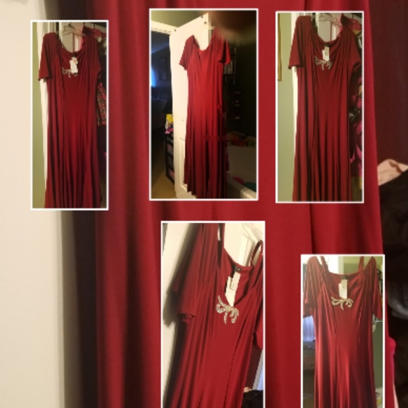 Ladies formal gown. Beautiful rich burgandy color - Picture 2 of 2